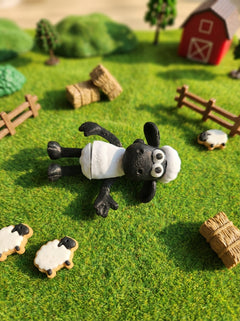 Flexi Shaun the Sheep Figurine - Articulated Desk Toy Collector Figure 3